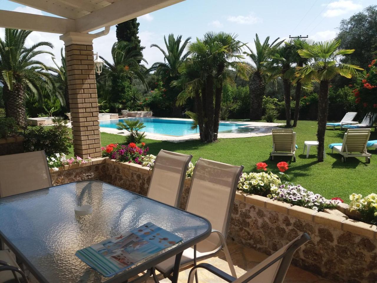Villa Atalanti Гоувия Экстерьер фото